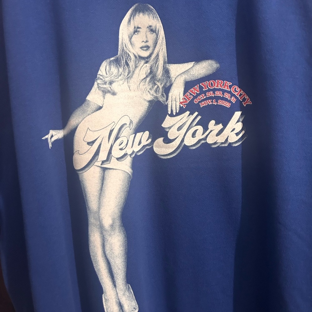 Sabrina Carpenter NYC MSG exclusive blue hoodie XL